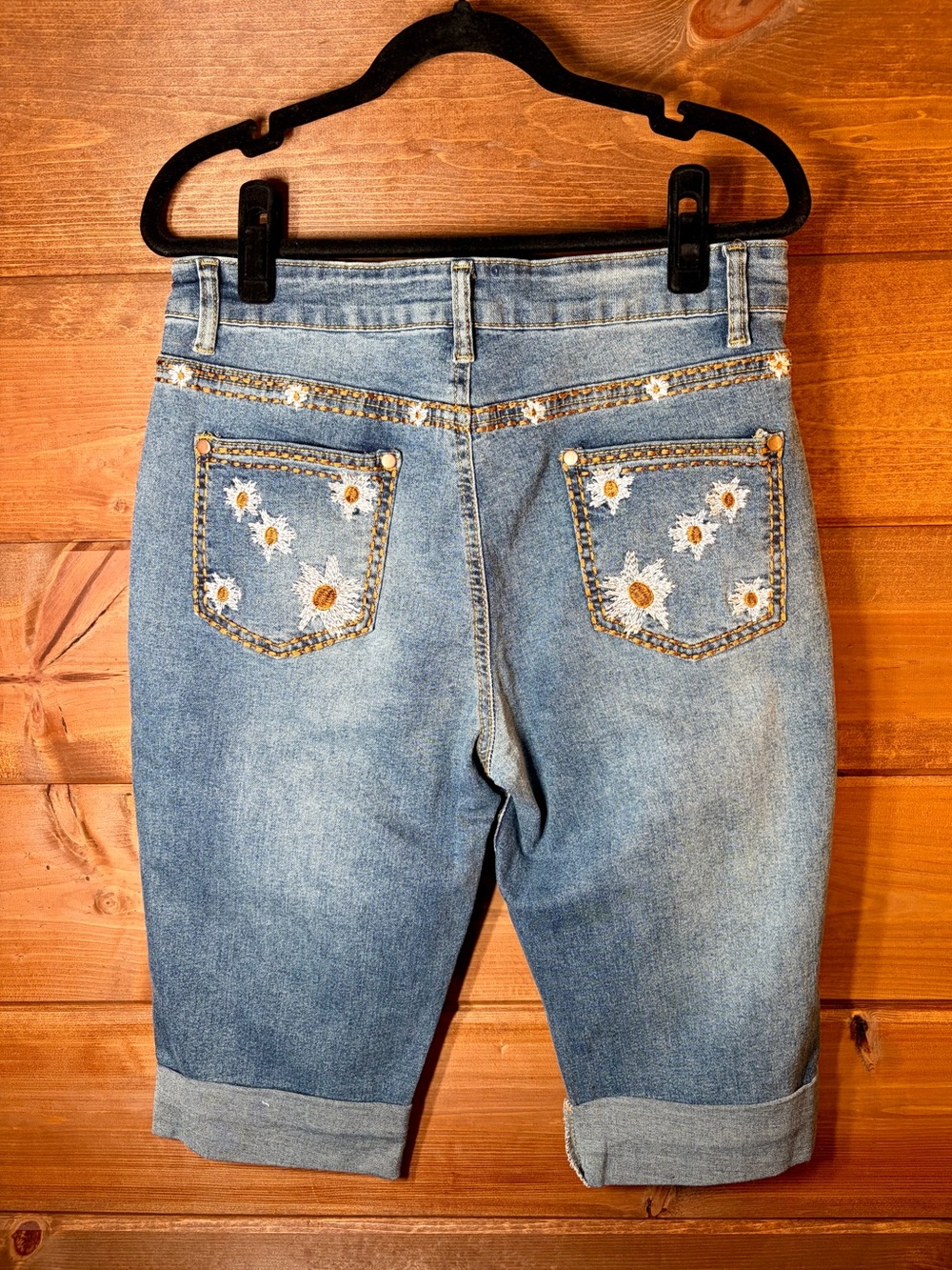 Embroidered High-Rise Light Blue Denim Cuffed Bermuda Jean Shorts Size 10 🌼